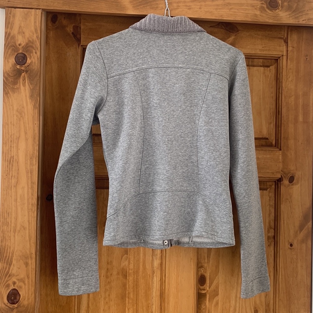 Puma light gray shacket size XS - Picture 7 of 12